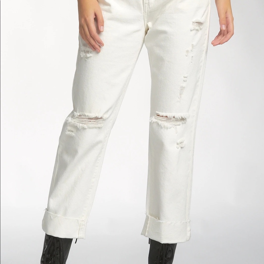 Elan Boyfriend style white jeans ripped cuffed